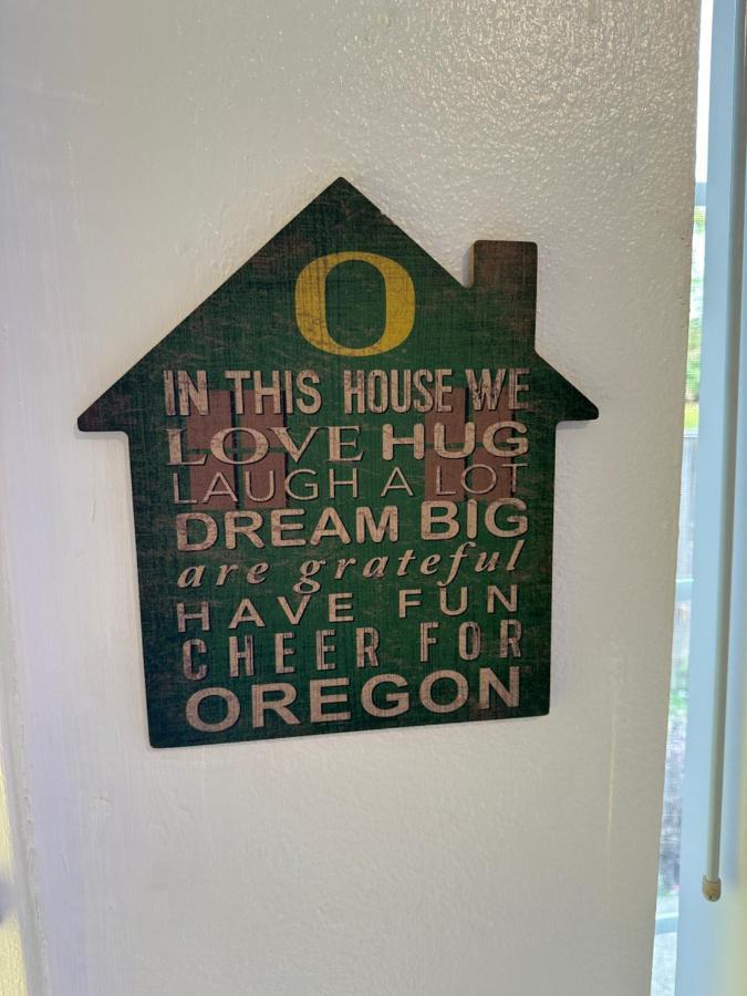 Retreat Near Uo, Autzen Stadium, Amazon Park Eugene Exterior foto